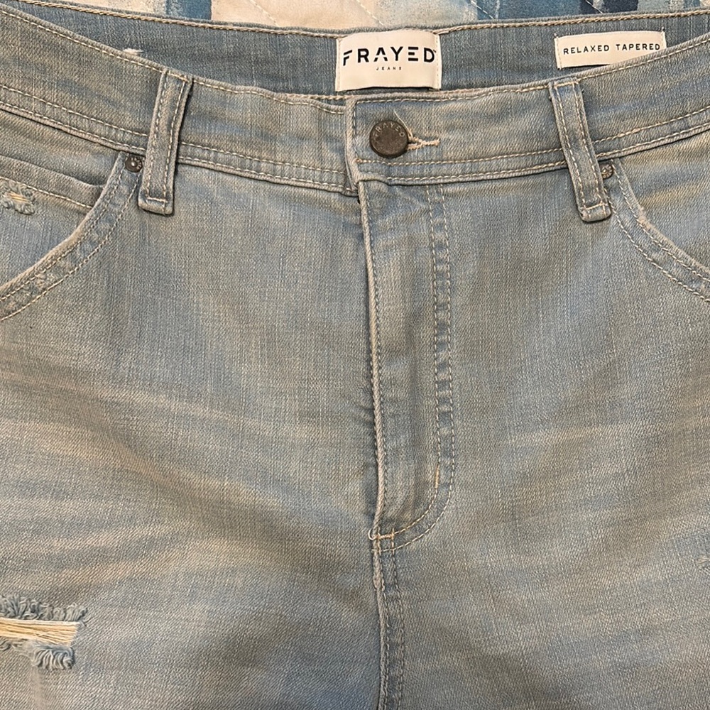 Frayed Relaxed Tapered Jeans